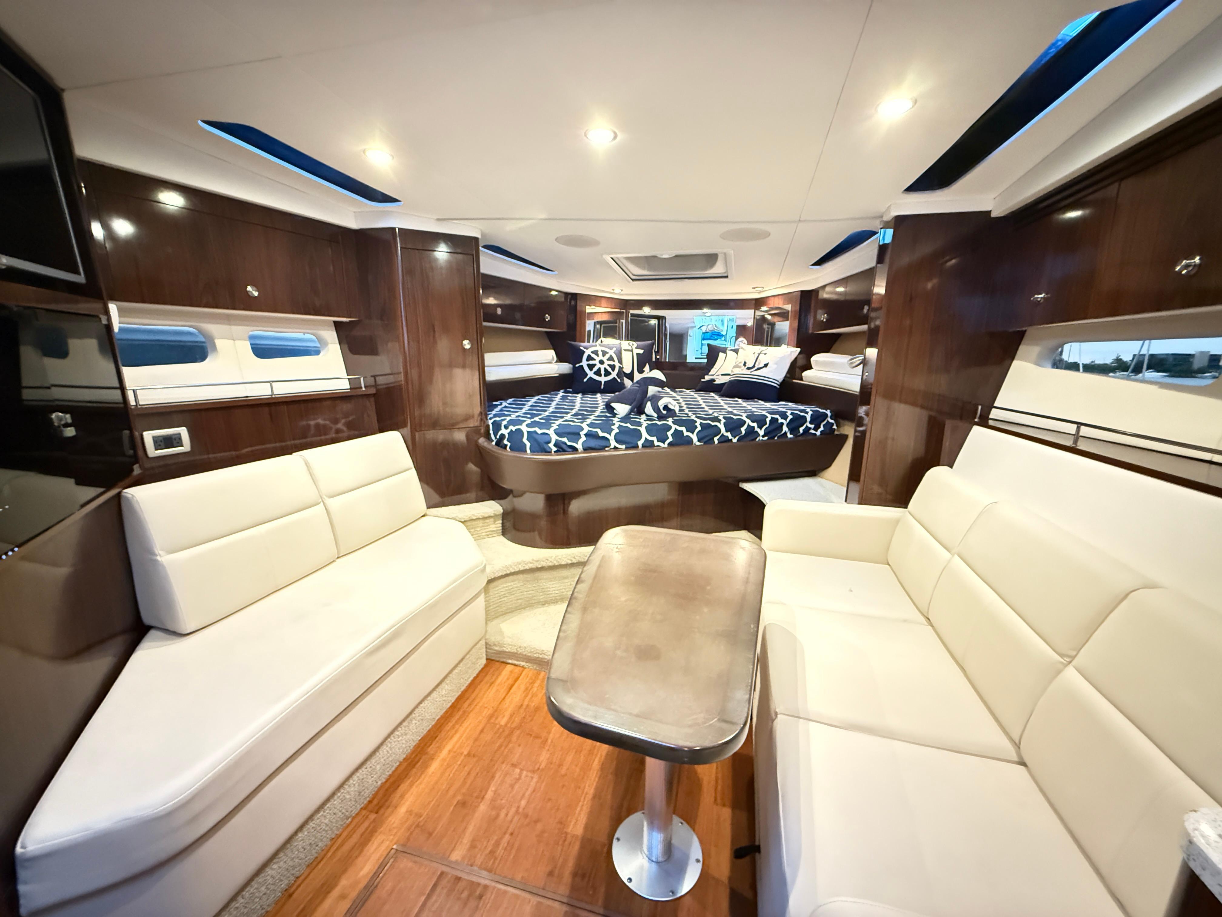 2015 Sea Ray 350 Sundancer