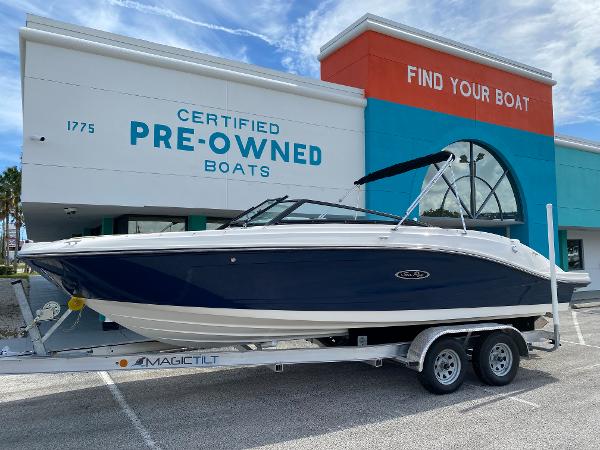 2018 Sea Ray SLX 230