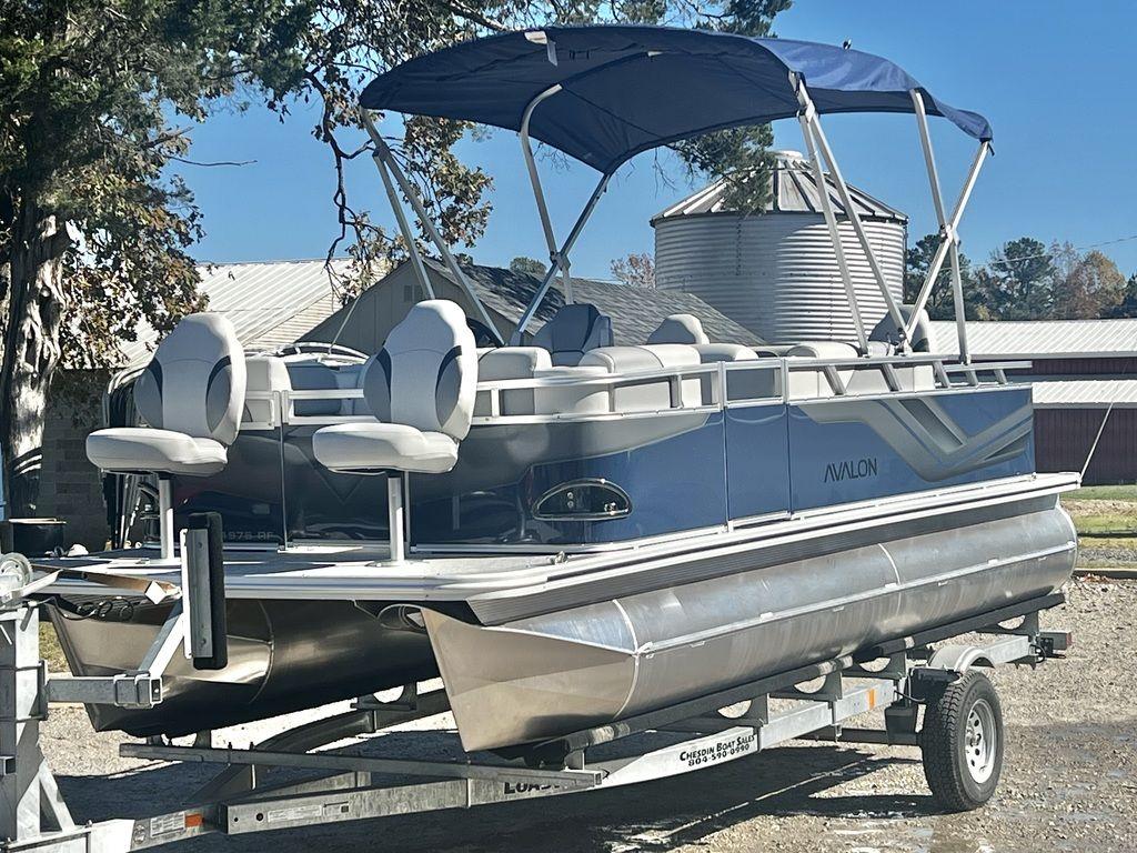 2025 Avalon Venture 19' Rear Fish - IN STOCK