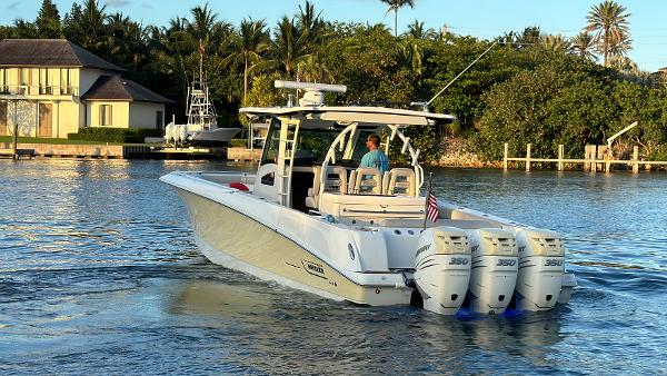 2017 Boston Whaler 370 Outrage
