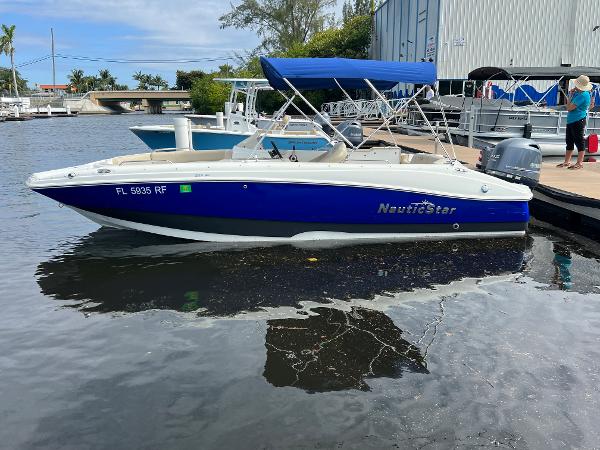 NauticStar 203SC Sport Deck