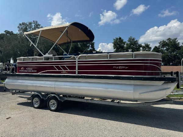 2024 Sun Tracker Party Barge 24 DLX