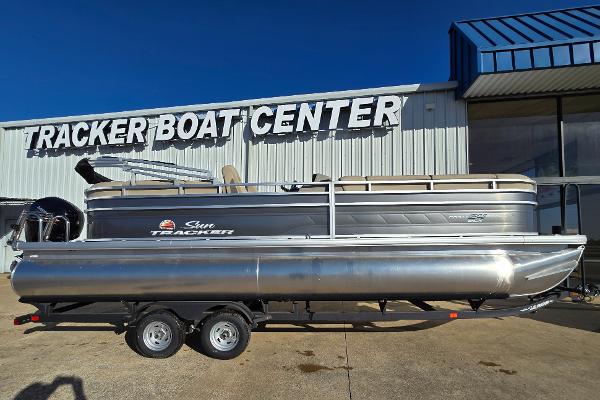 2024 Sun Tracker Party Barge 24 DLX