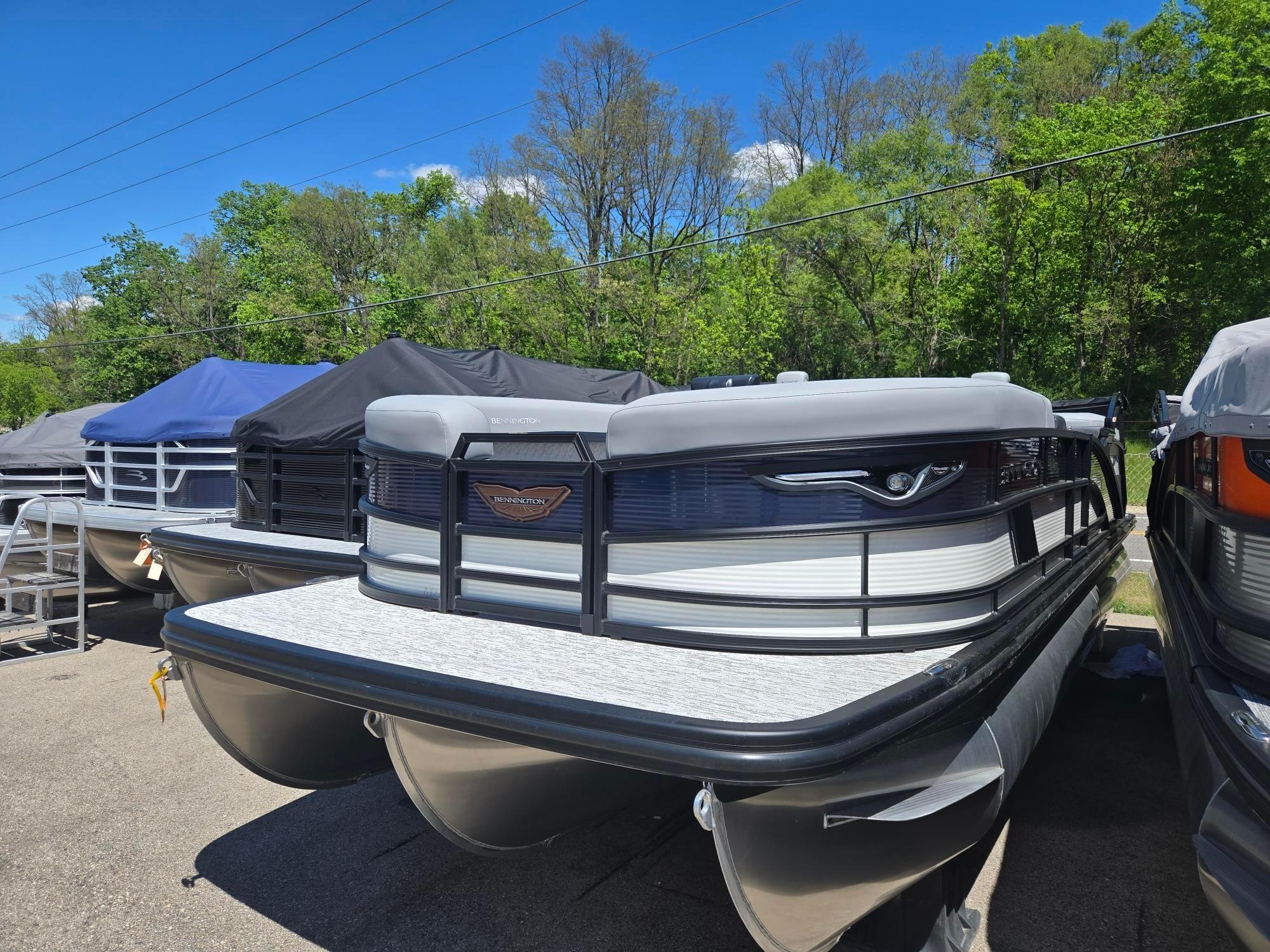 2025 Bennington 24MFB-SPS (TC)