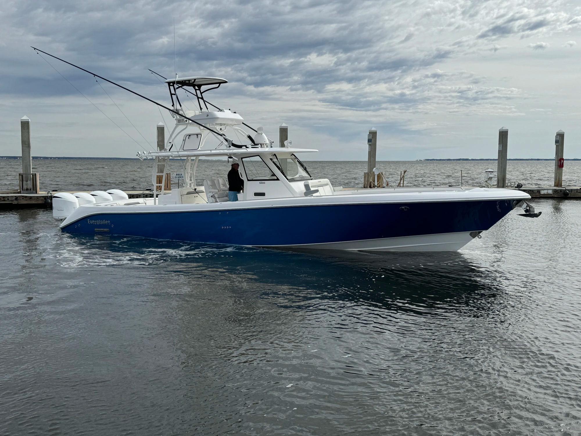 2017 Everglades 435 CC