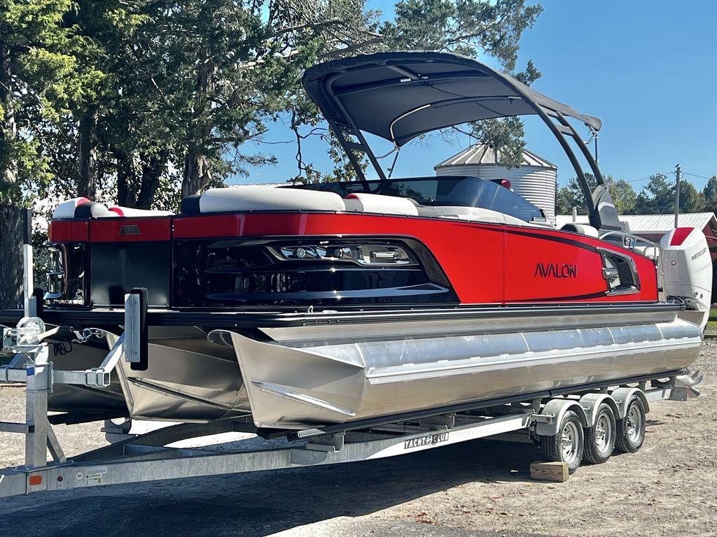 2025 Avalon Excalibur LTD 25' Quad Lounge Windshield - Triple Toon TWIN - IN STOCK