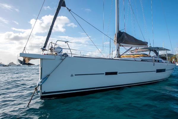 2018 Dufour 520