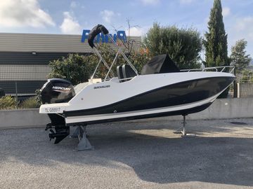2022 Quicksilver Activ 555 Open