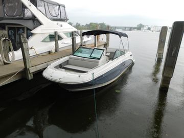2021 Sea Ray SDX 250