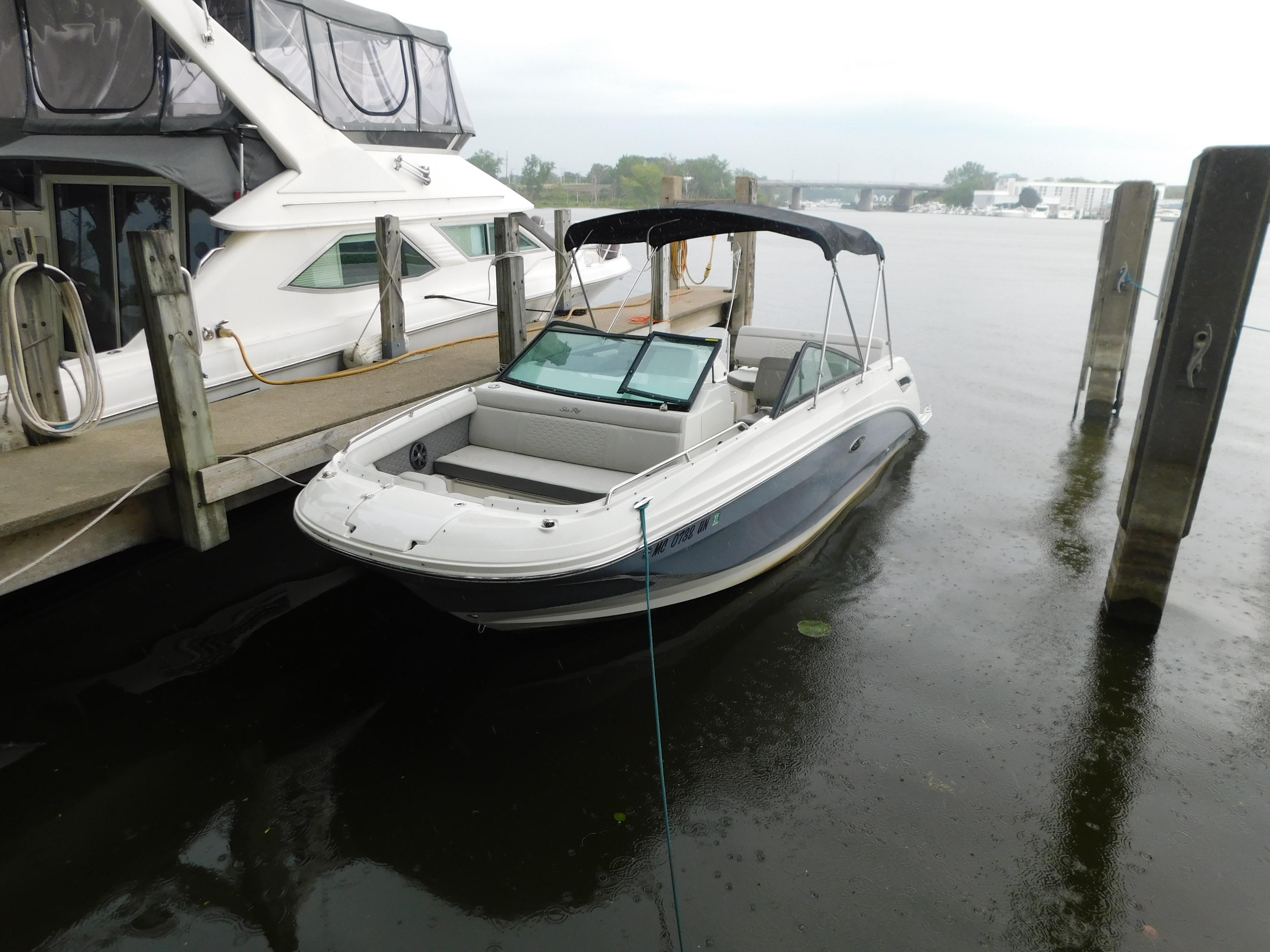 2021 Sea Ray SDX 250