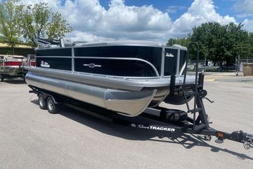 2026 Sun Tracker Party Barge 22 XP3