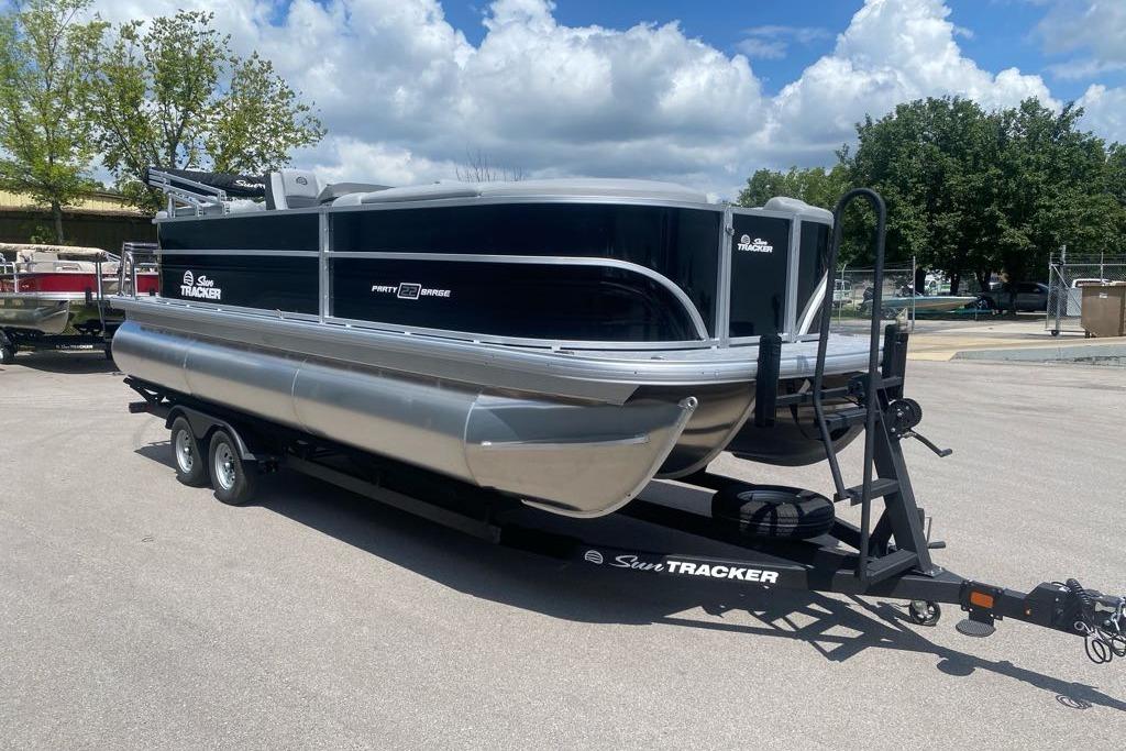 2026 Sun Tracker Party Barge 22 XP3