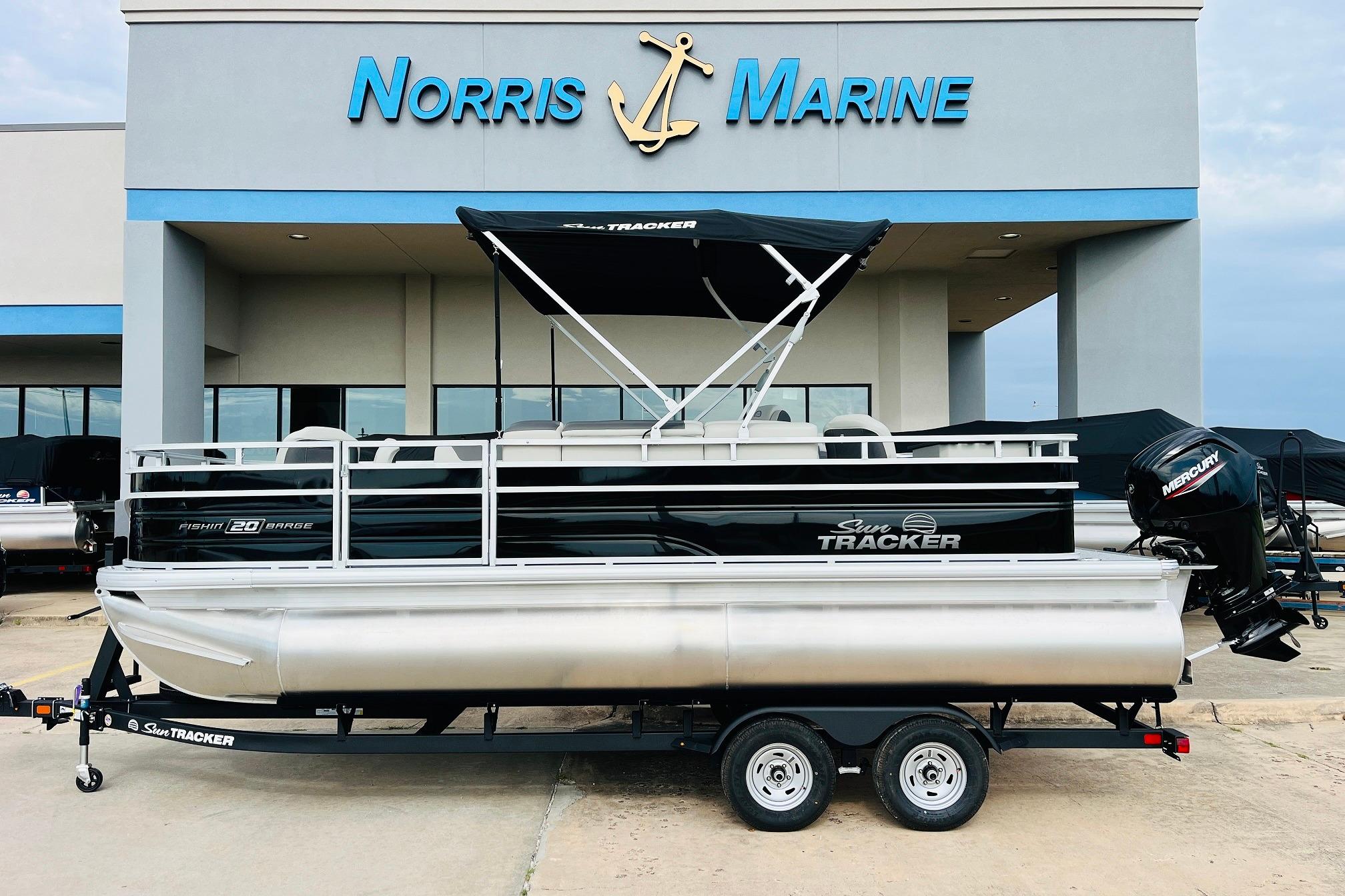2026 Sun Tracker Fishin' Barge 20 DLX