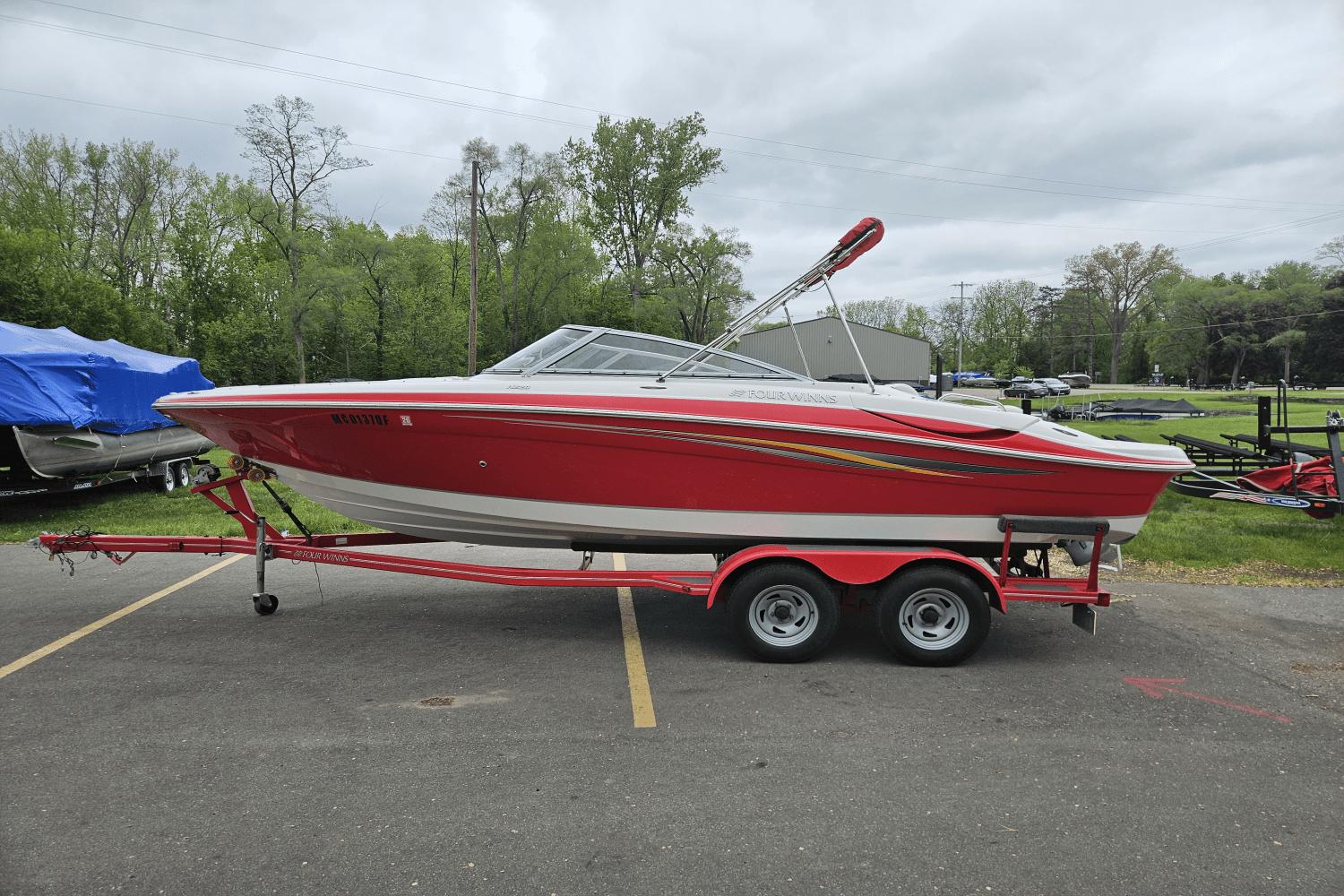 2008 Four Winns H220