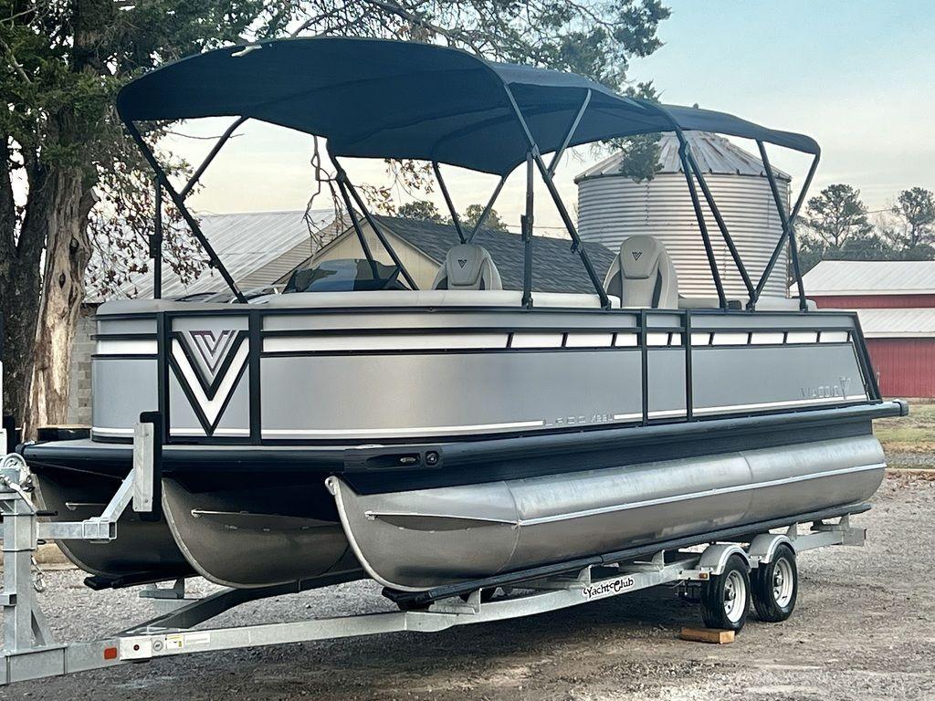 Viaggio Lago X 22' U (Quad Lounge) Triple-Toon - IN STOCK