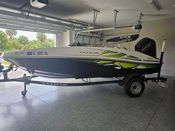 2021 White River Tahoe Boats, T16