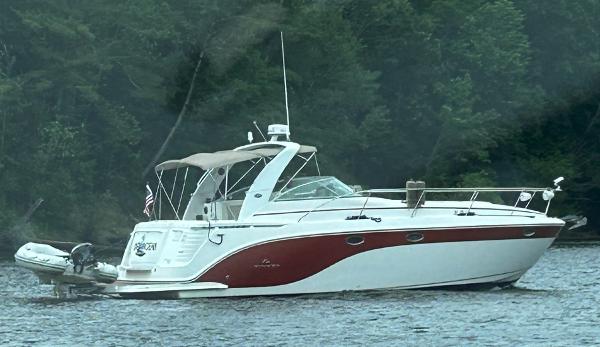 2006 Rinker 390 Express Cruiser
