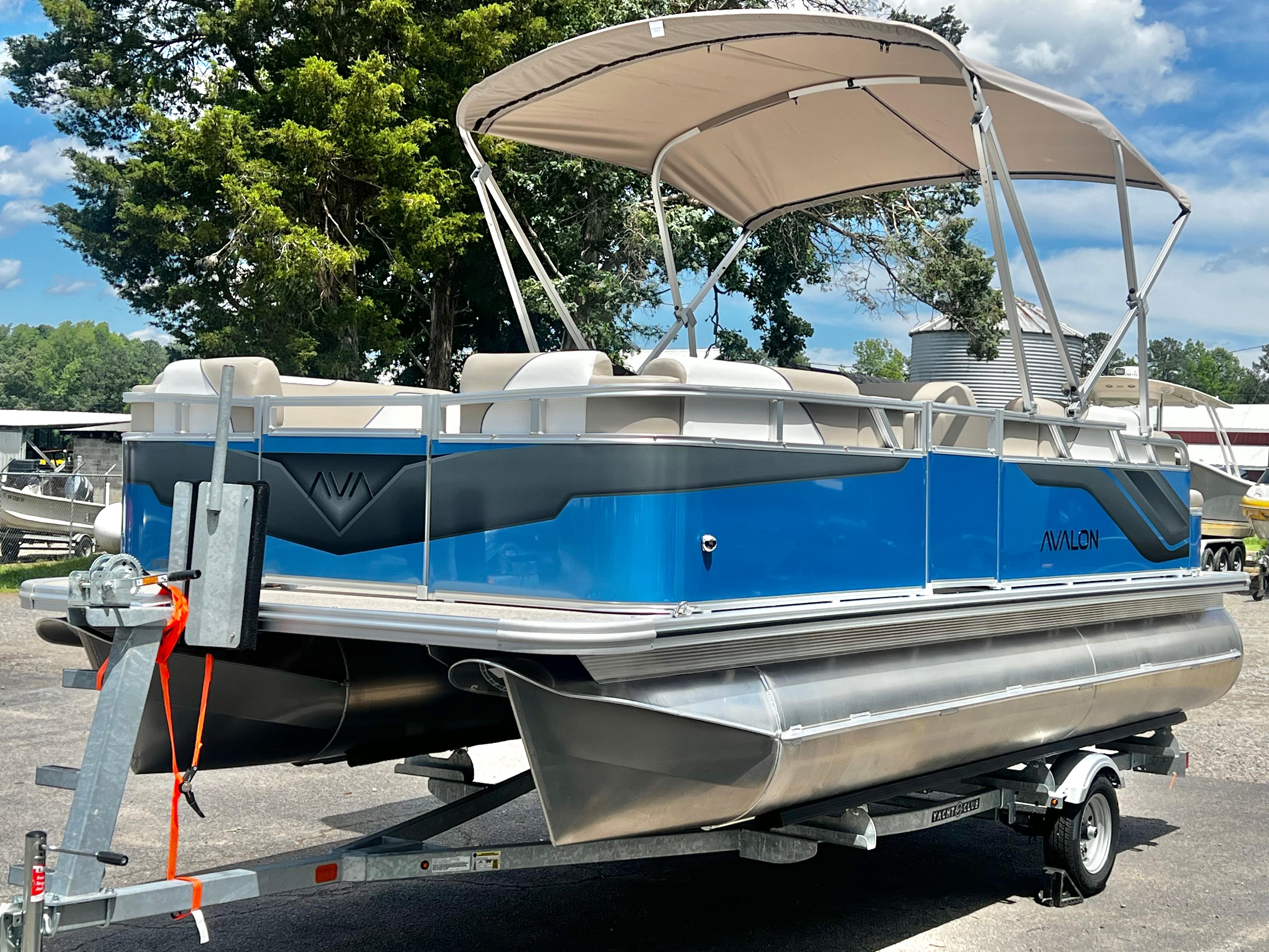 2025 Avalon Venture 18' Cruise Rear Bench - IN STOCK