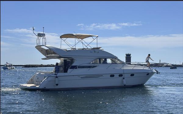 1998 Viking Princess 46 Flybridge Sport Cruiser