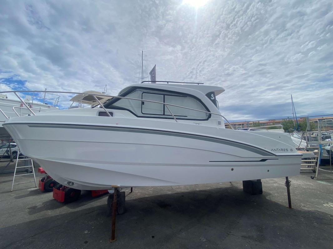 Beneteau Antares 8 V2