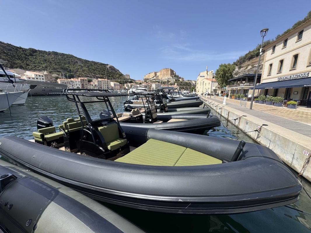 Sea Water PHANTOM 260