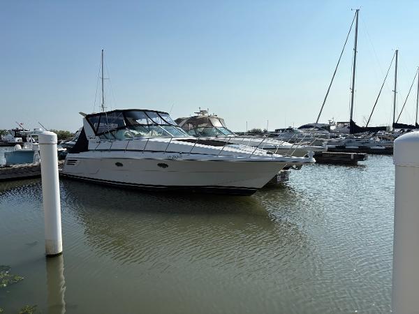 2000 Trojan 40 Express Cruiser