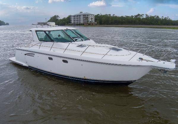 Tiara Yachts 3600 Sovran 2005 3600 Tiara _Forever Friday_Profile