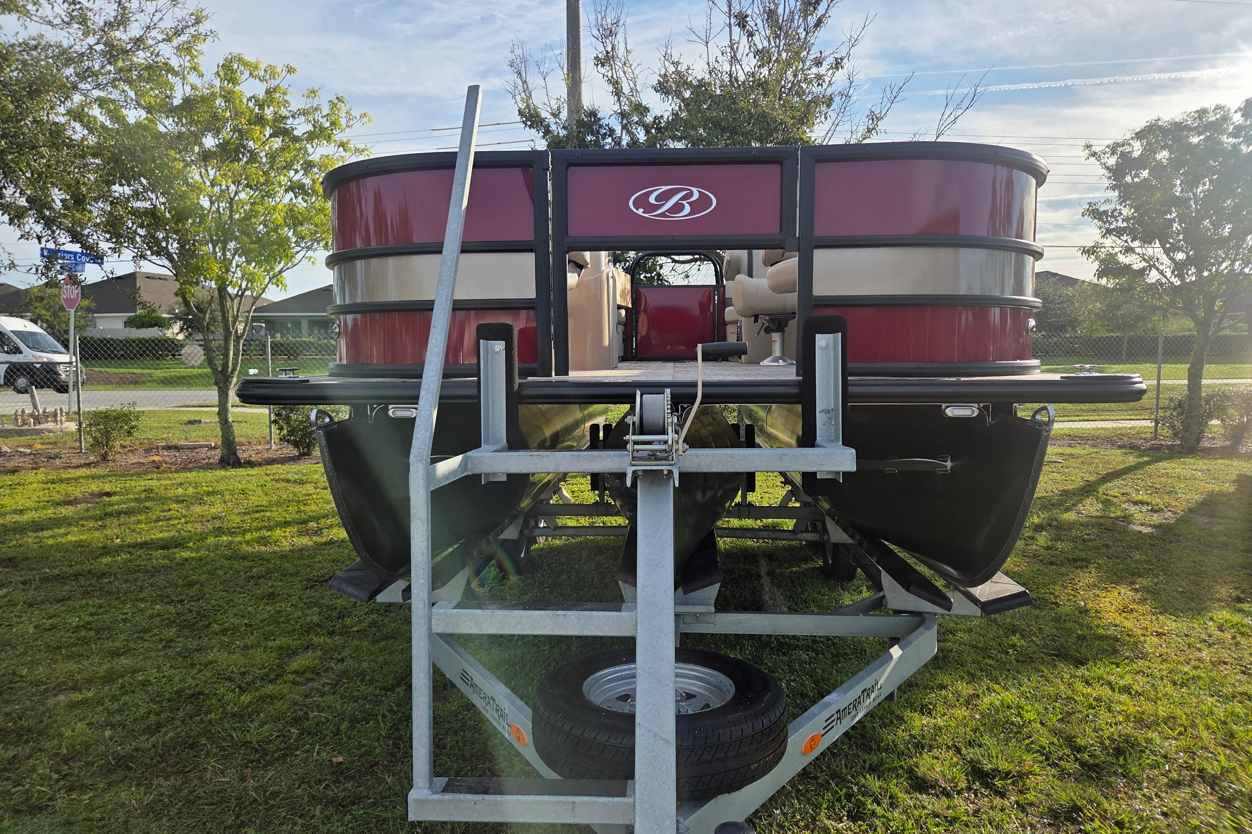 2026 Bentley Pontoons Fish 203