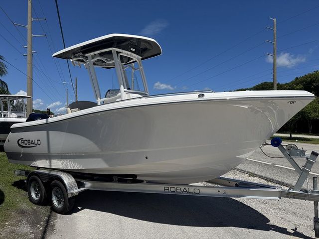 2026 Robalo R232 Explorer