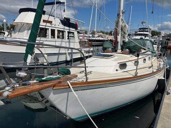 1987 Cape Dory 330