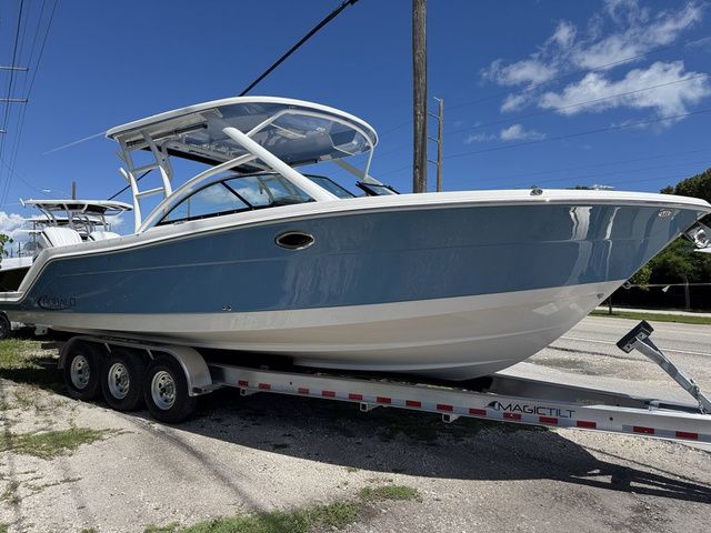 2026 Robalo R317 Dual Console