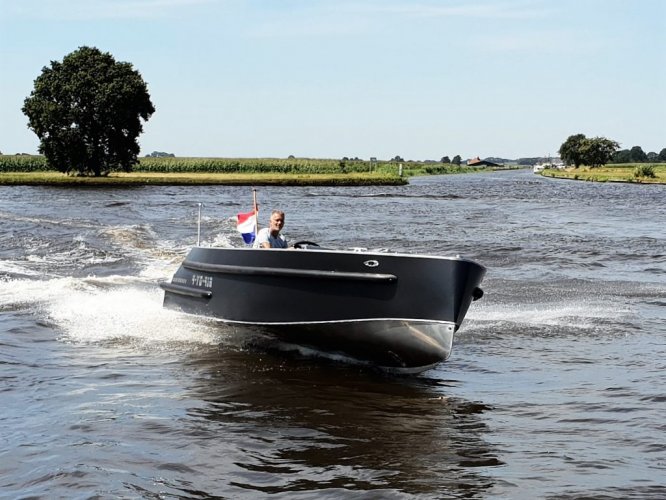 2025 Van Vossen 650 Tender