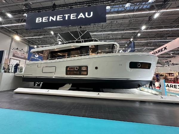 2025 Beneteau Swift Trawler 54