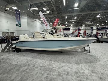 2025 Boston Whaler 220 Dauntless
