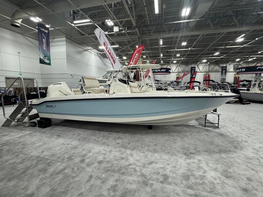 2025 Boston Whaler 220 Dauntless