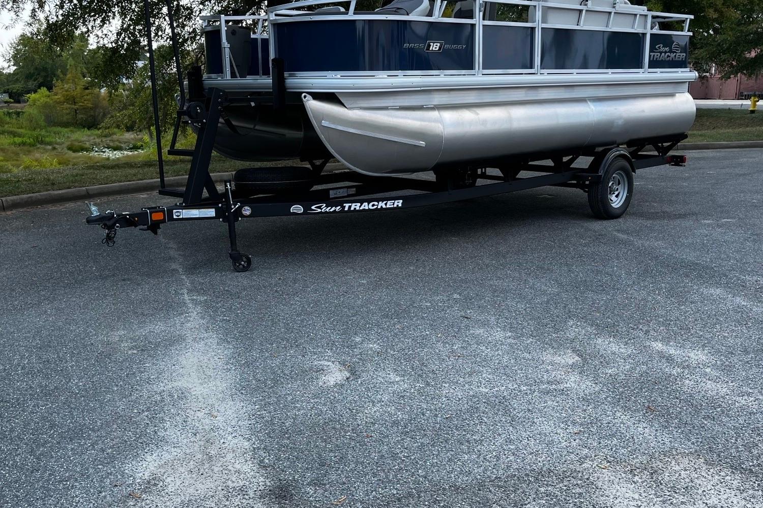2026 Sun Tracker Bass Buggy 18 DLX