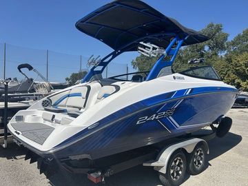 2019 Yamaha Boats 242X E-Series