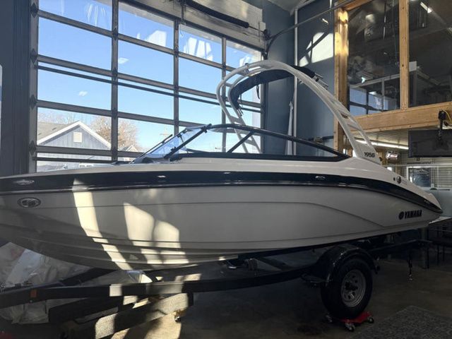 2025 Yamaha Boats 195S