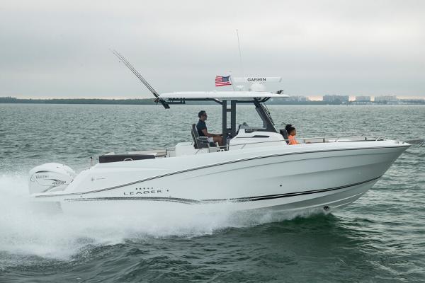 Jeanneau Leader 10.5 CC 2024 Jeanneau Leader 10.5 CC cruising on open water.