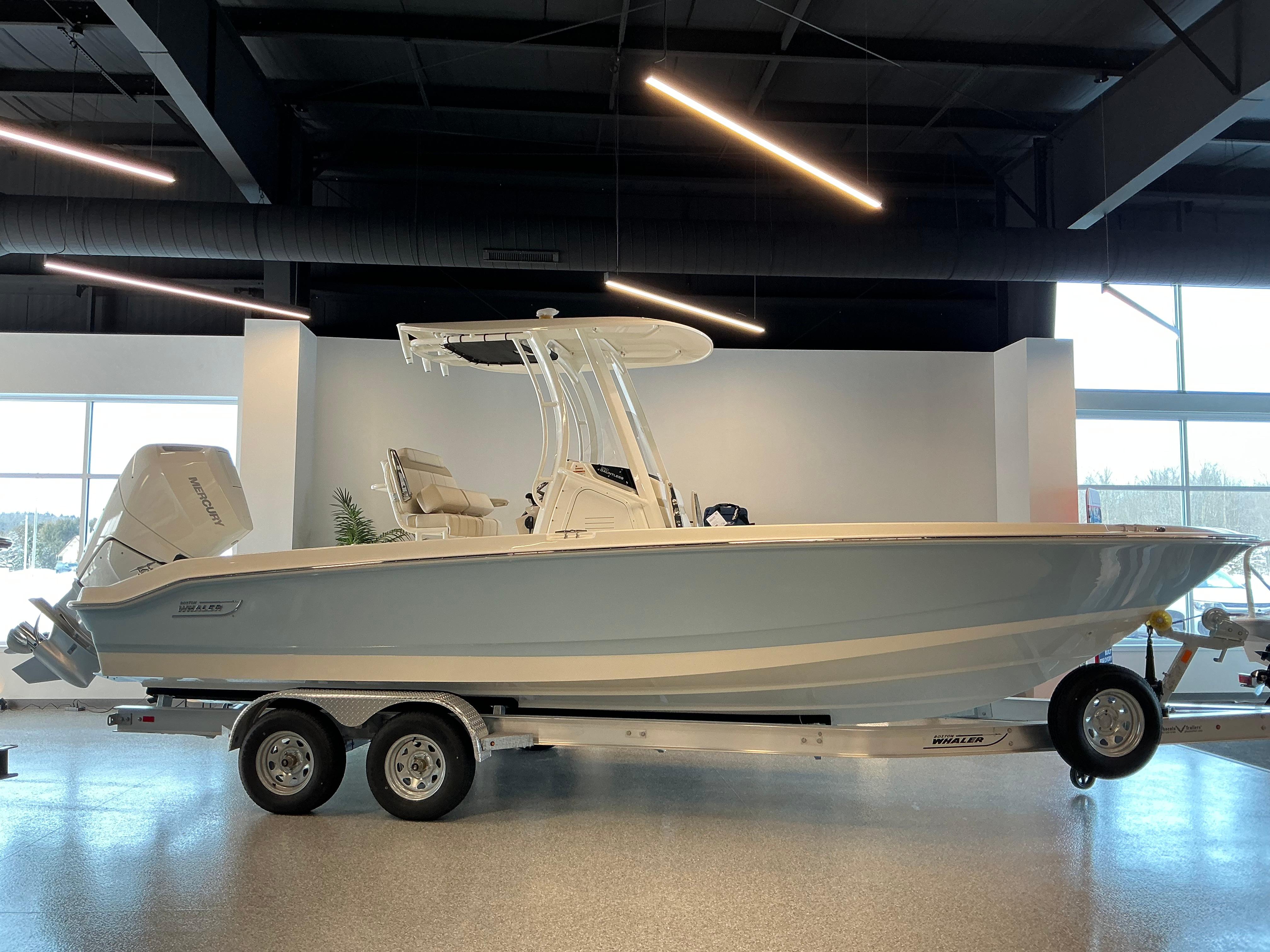2025 Boston Whaler 250 Dauntless