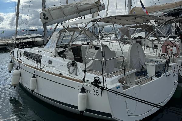 2021 Beneteau Oceanis 38.1