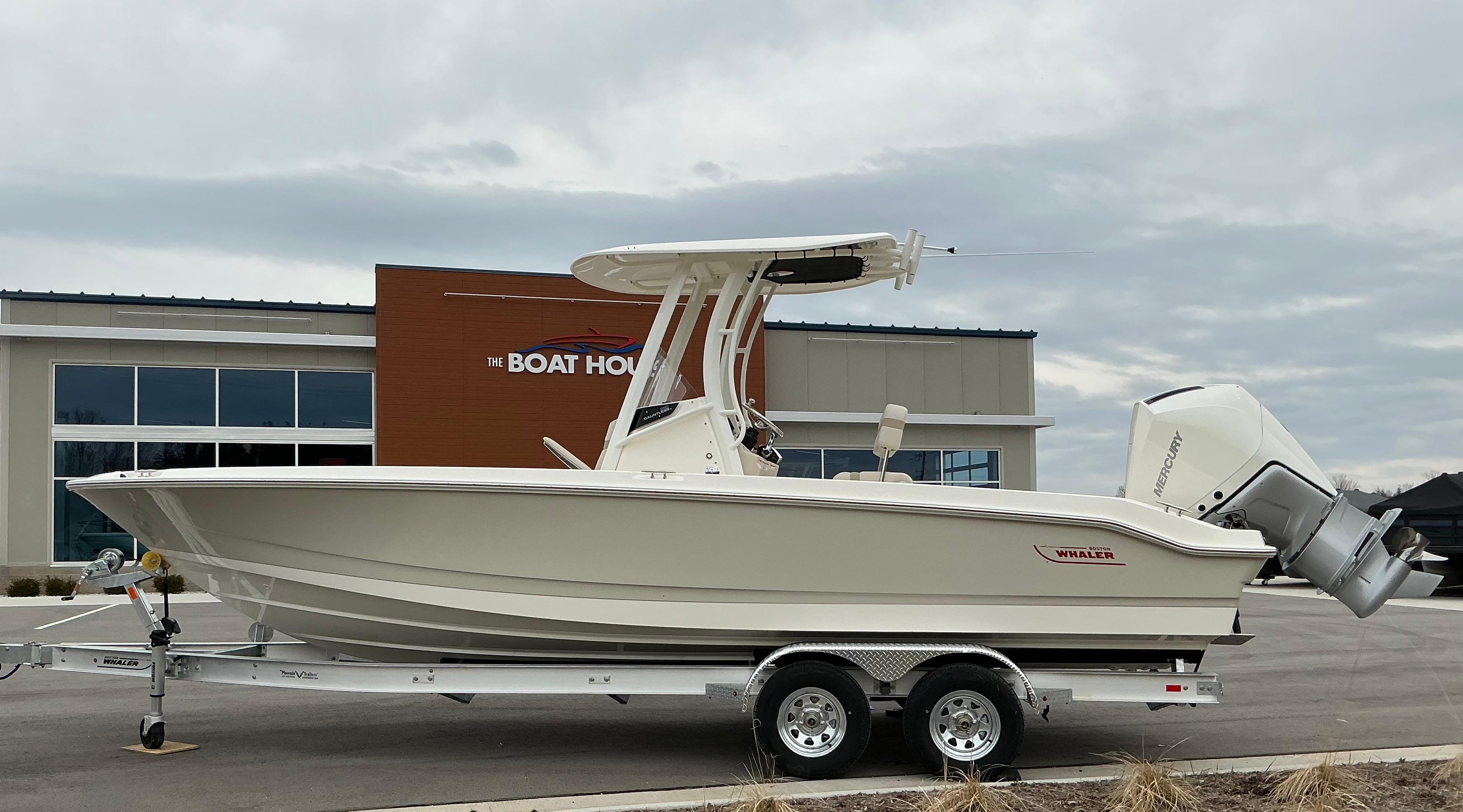 2025 Boston Whaler 250 Dauntless