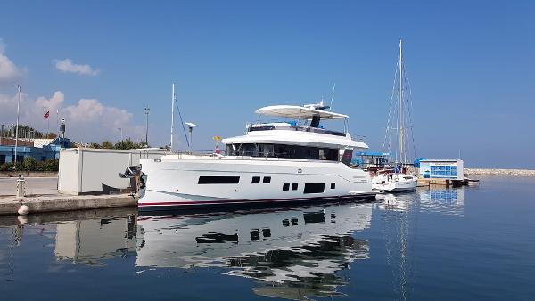 2018 Sirena 64