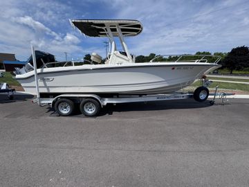 2023 Boston Whaler 250 Dauntless