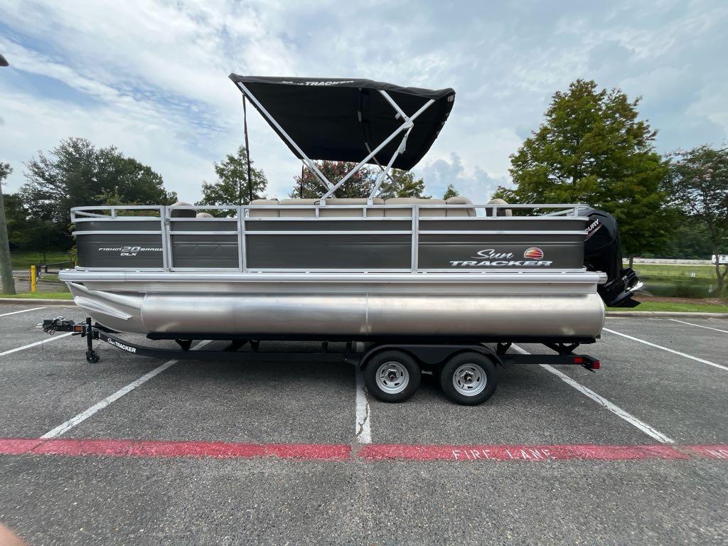 2025 Sun Tracker Fishin' Barge 20 DLX