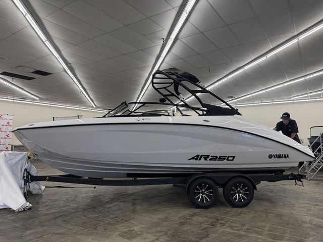 Yamaha Boats AR250