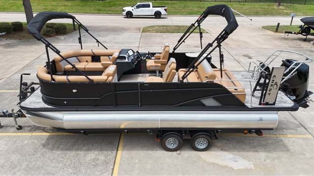 2026 Crest Conquest 230 Tritoon W/250