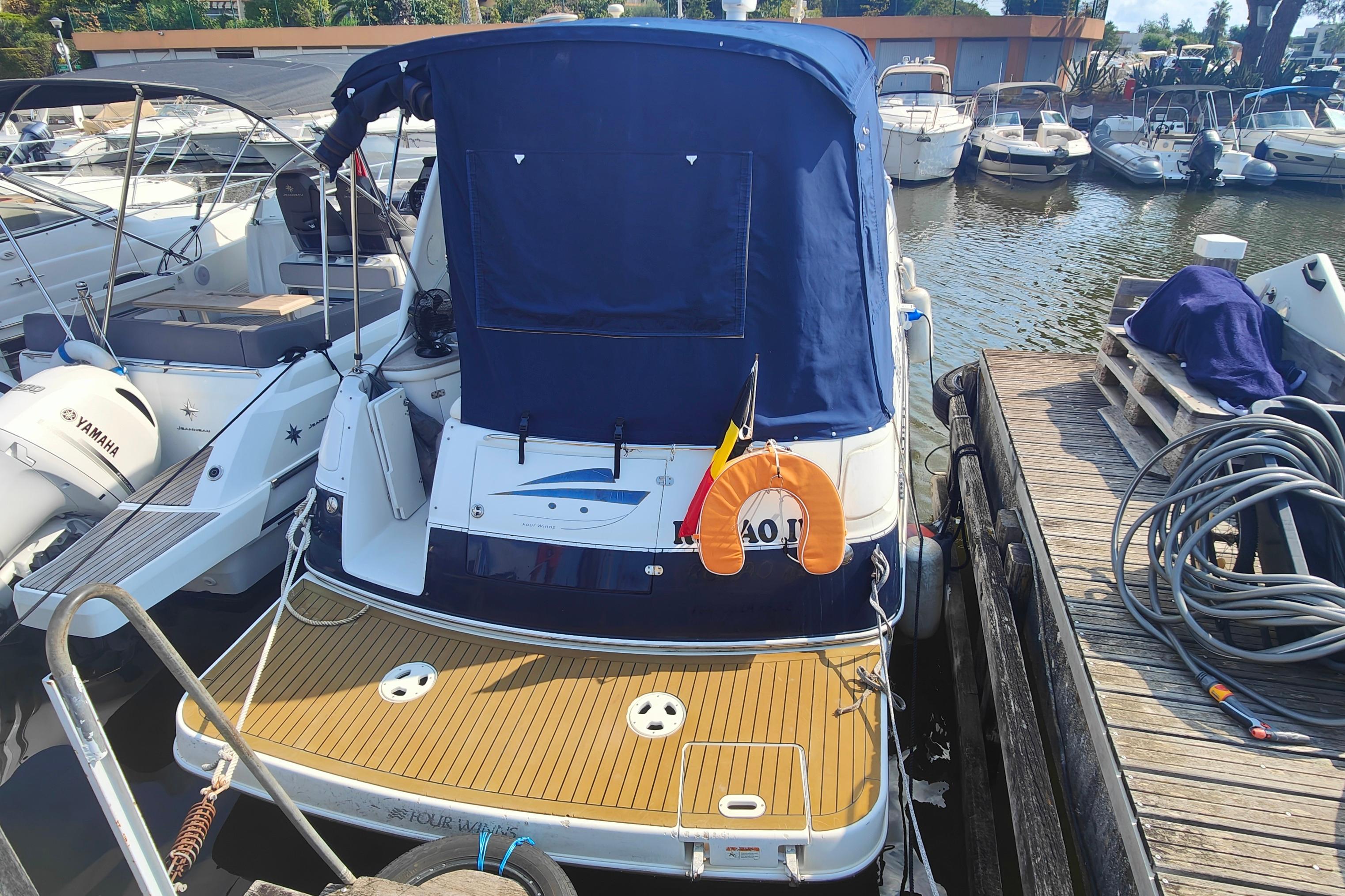 2004 Four Winns 288 Vista