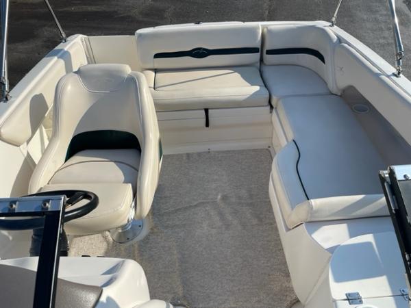 2001 Monterey 220 Explorer