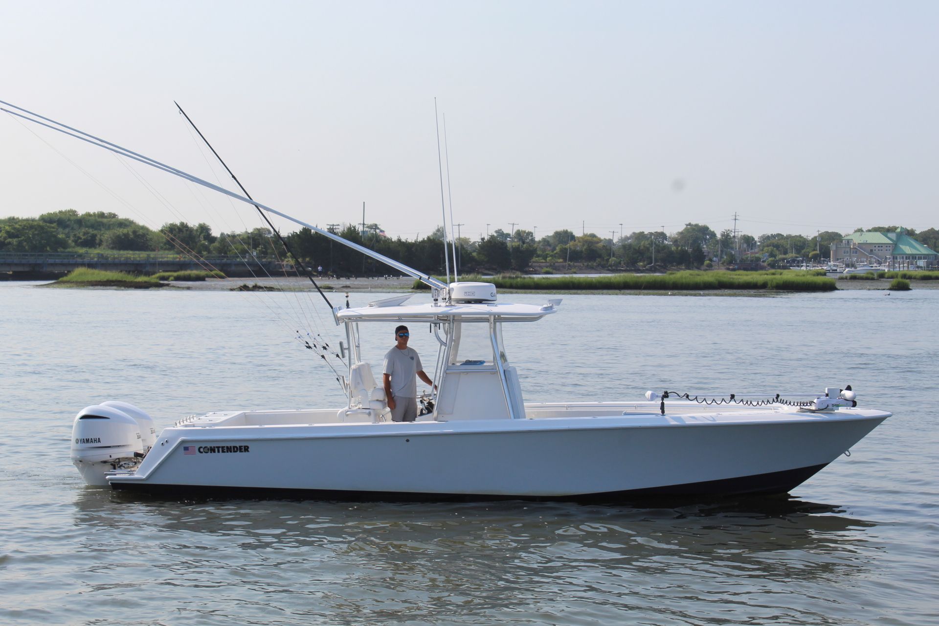 Contender 32 ST